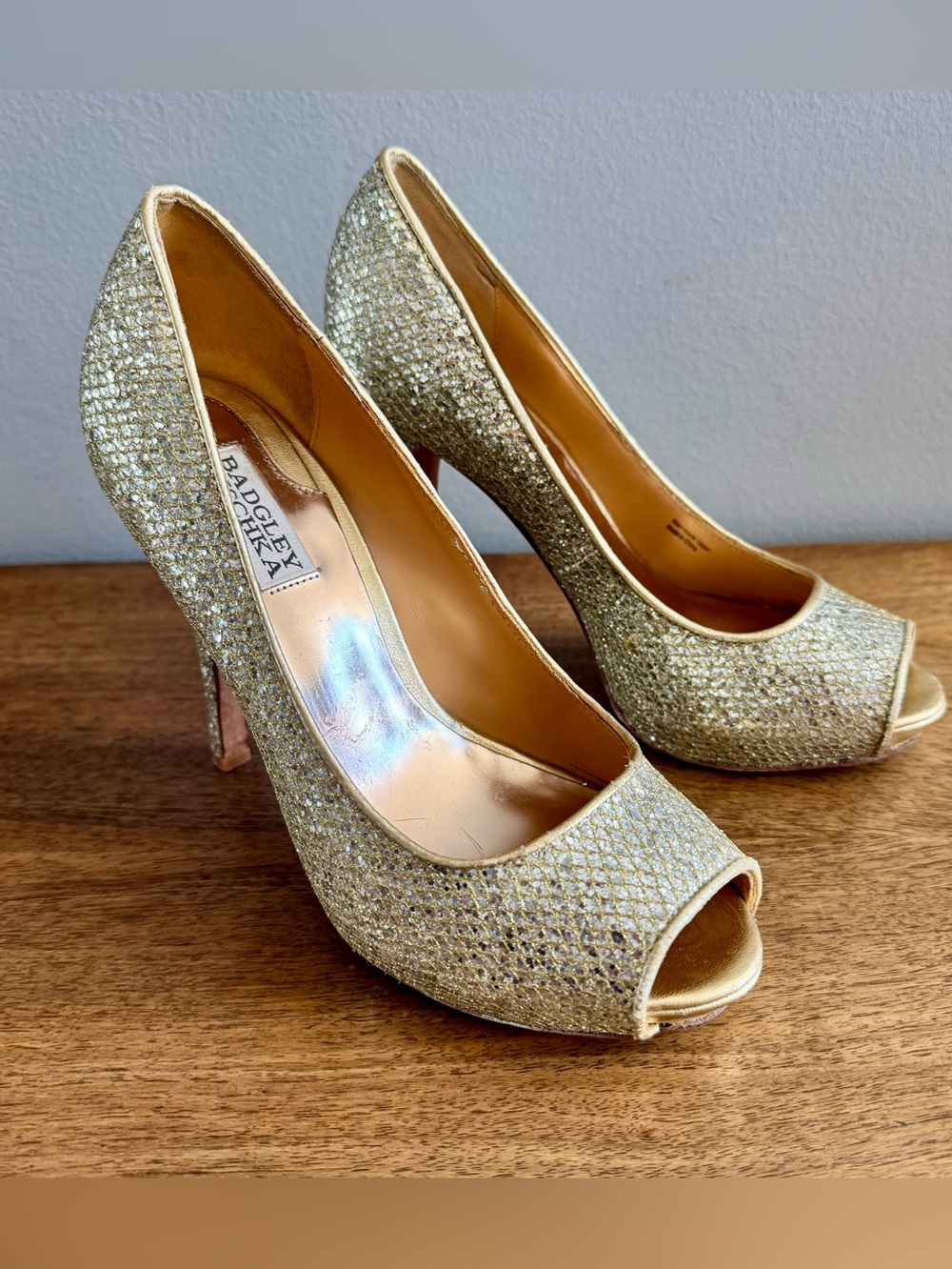 Badgley Mischka Humbie II peep toe platform heels Shoes gold glitter Women’s 8